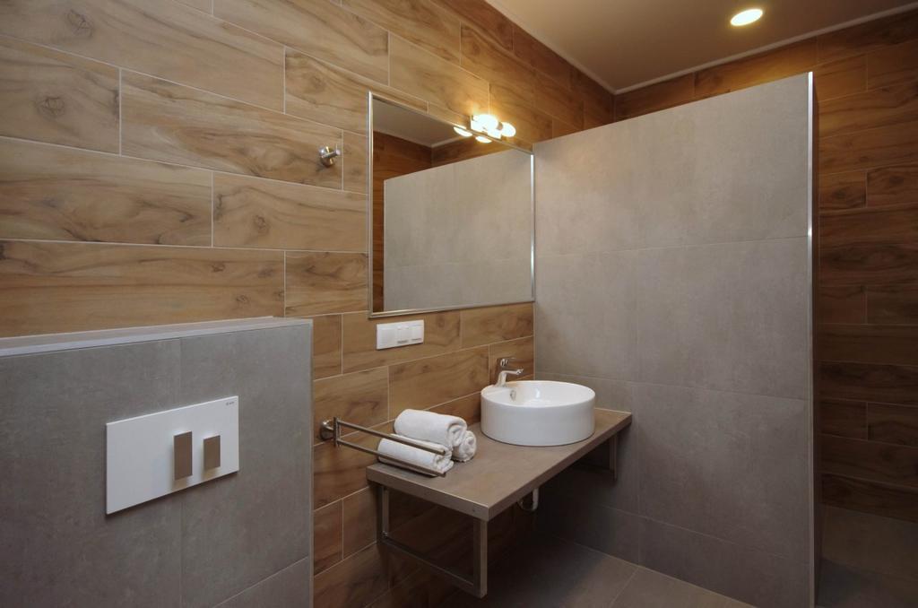 Mosoly Deluxe Apartman Gyula Extérieur photo